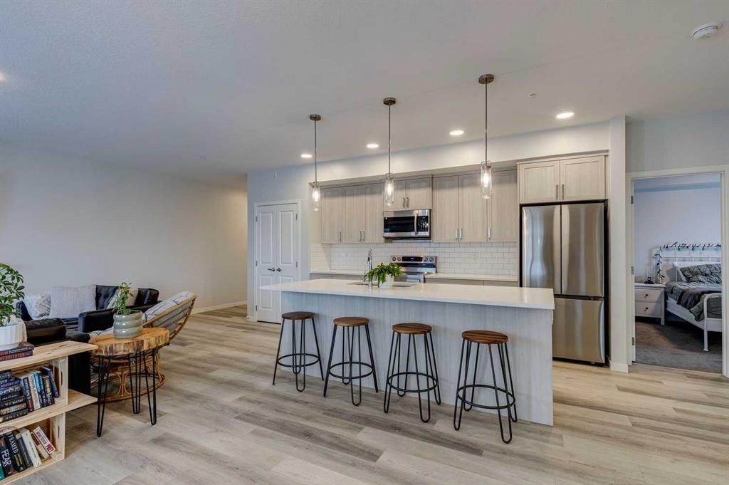 3204, 33 Carringham Gate NW, Calgary — photo 3 of 16