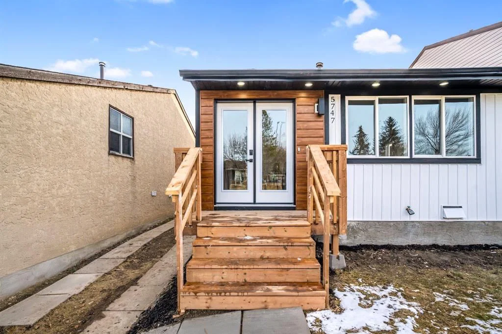 5747 24 Avenue NE, Calgary — photo 3 of 47
