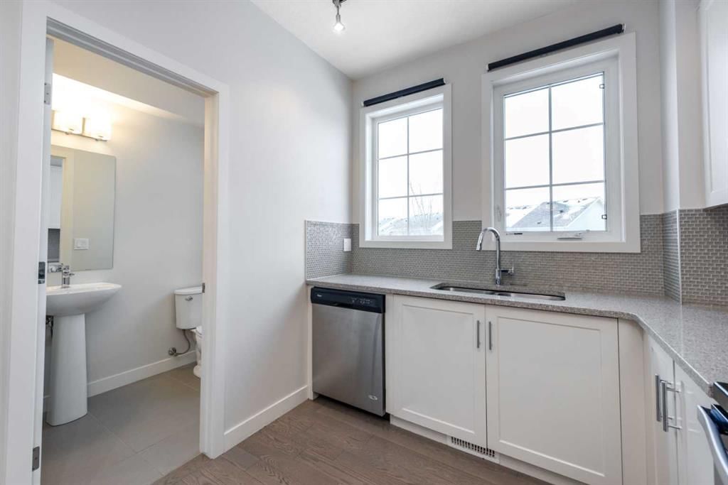 40 SHERWOOD Row NW, Calgary — photo 4 of 32