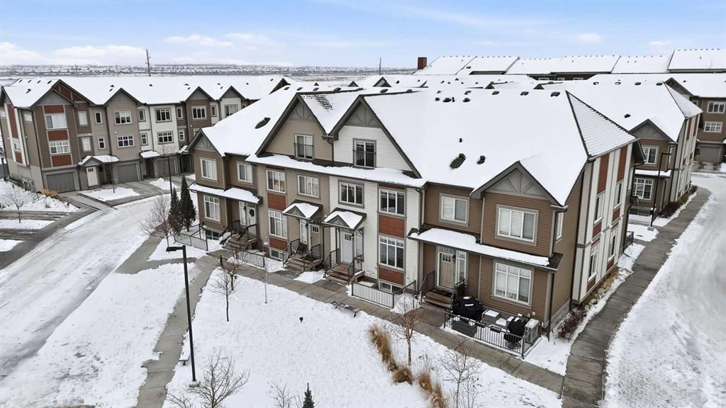 5 Copperstone Villas SE, Calgary — photo 3 of 46