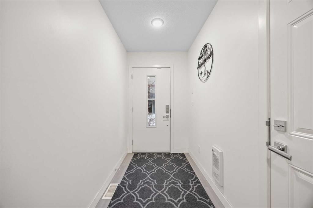 87 Walden Path SE, Calgary — photo 3 of 35