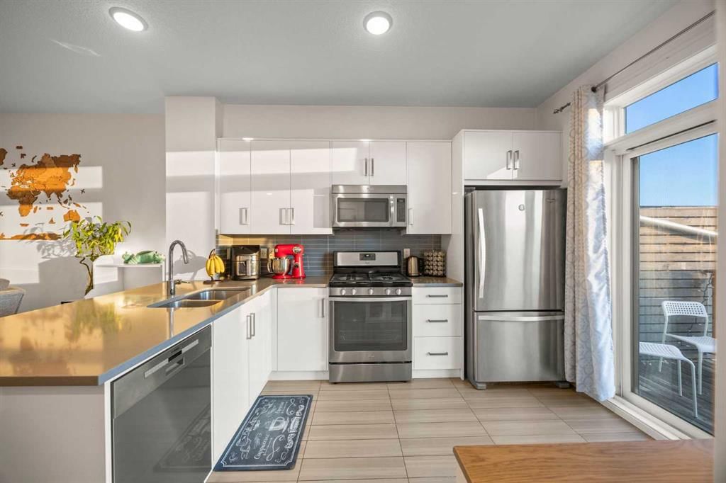 87 Walden Path SE, Calgary — photo 5 of 35