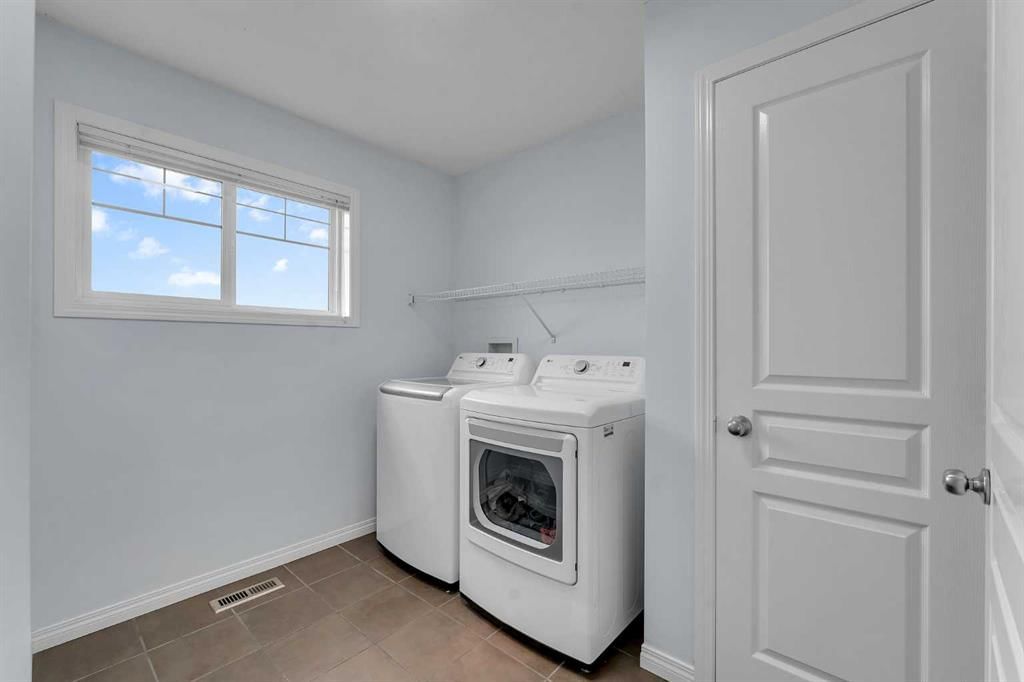 20 Copperpond Grove SE, Calgary — photo 4 of 9