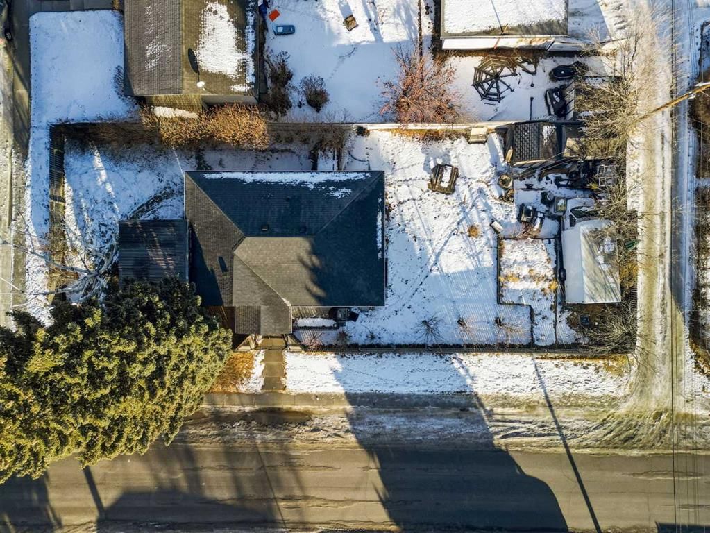 2240 38 Street SE, Calgary — photo 3 of 49
