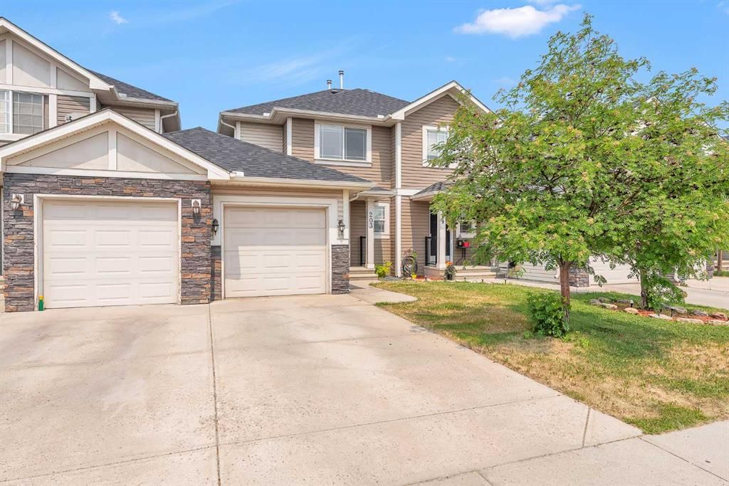 203 Cranberry Green SE, Calgary — photo 2 of 41