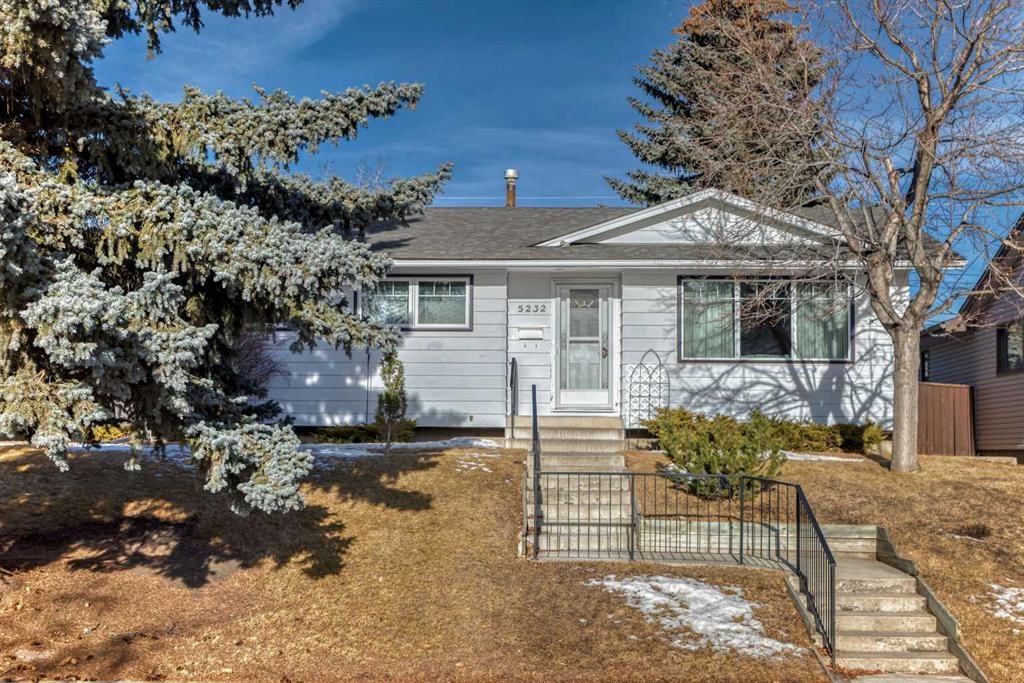 5232 44 Avenue NW, Calgary — main listing photo