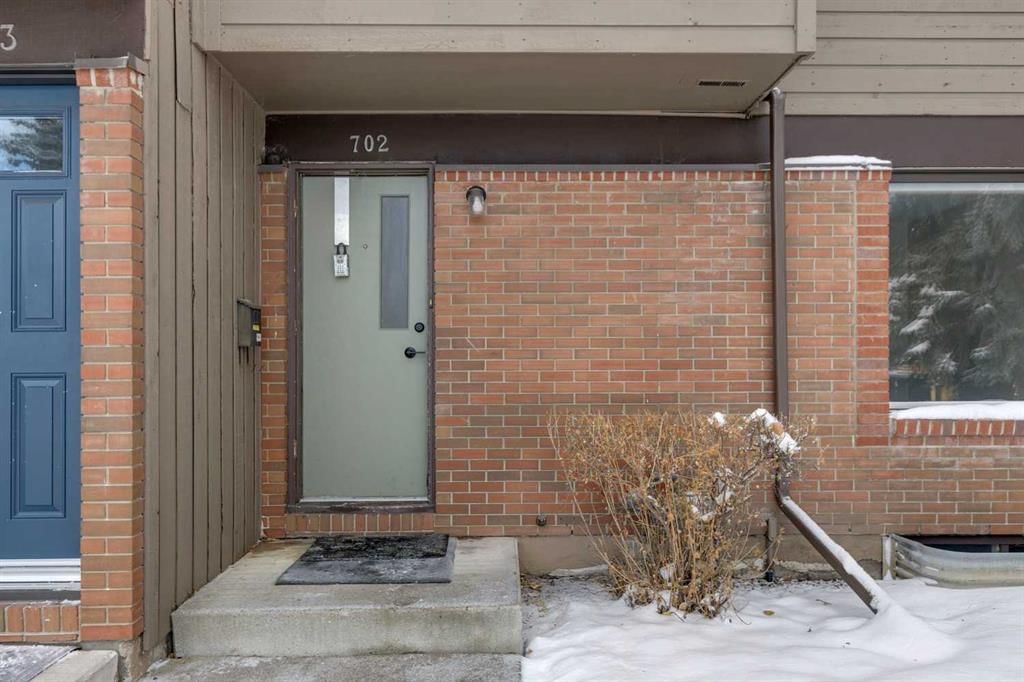 702, 9803 24 Street SW, Calgary — photo 2 of 34