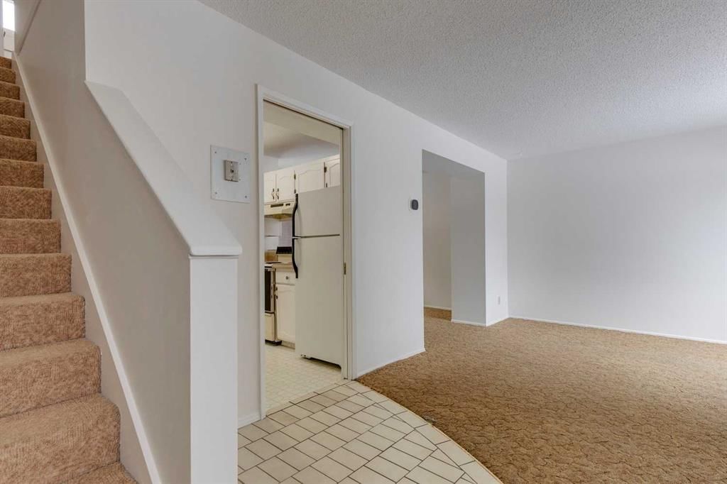 702, 9803 24 Street SW, Calgary — photo 4 of 34