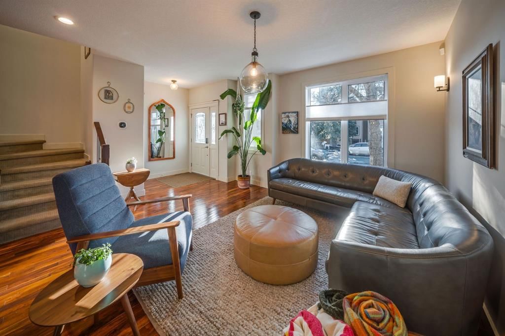 820 19 Avenue NW, Calgary — photo 3 of 42