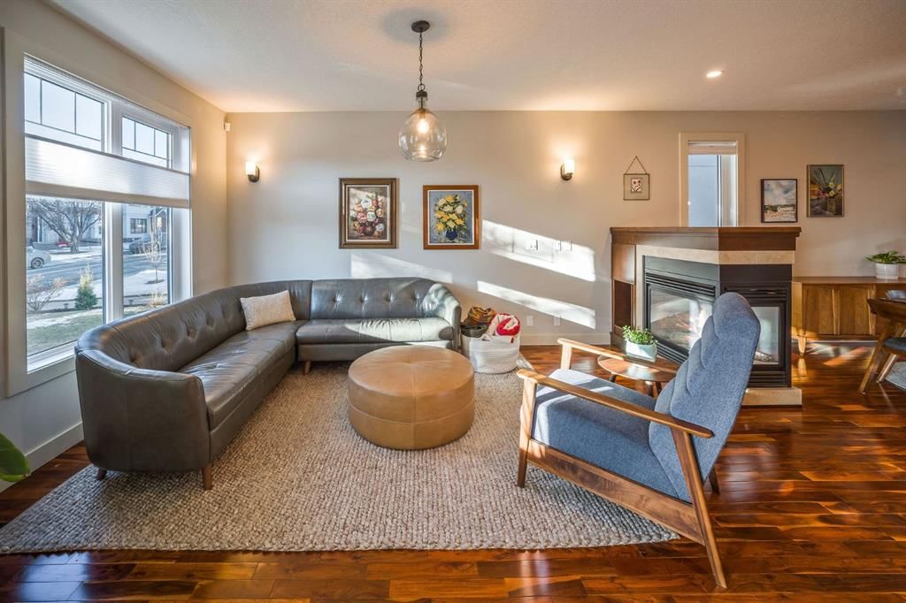 820 19 Avenue NW, Calgary — photo 4 of 42
