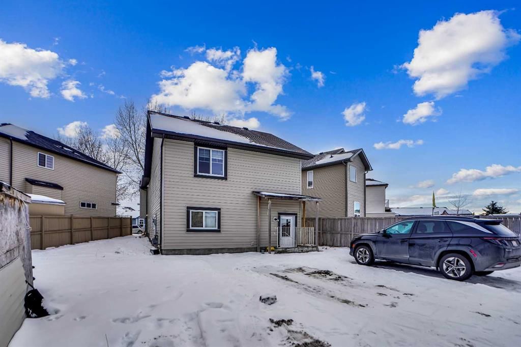 250 Martinwood Place NE, Calgary — photo 5 of 50