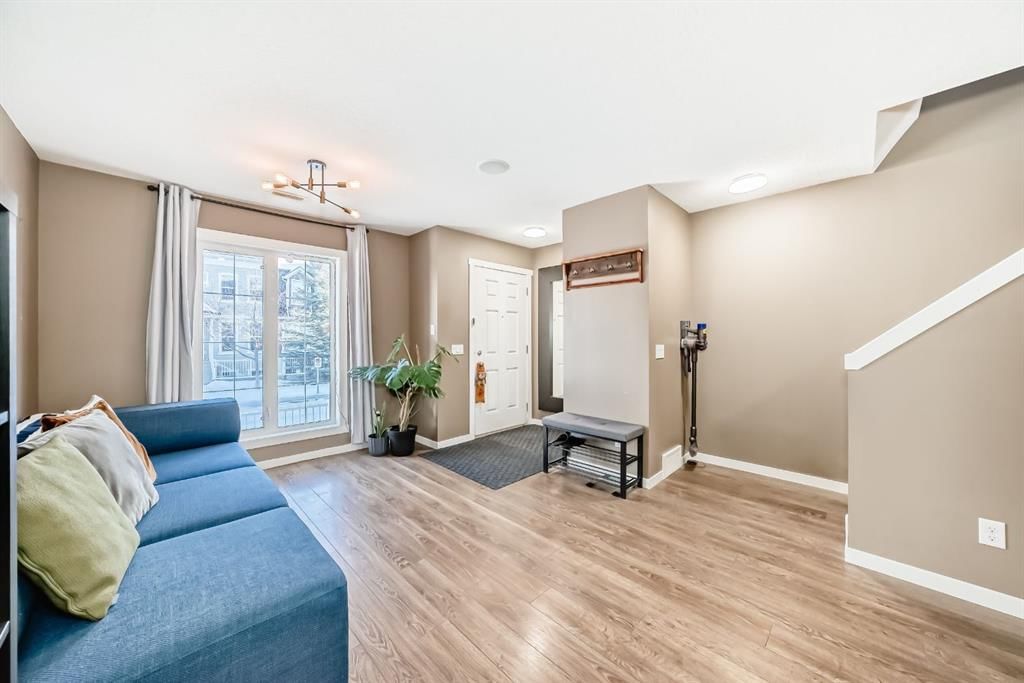 213 Auburn Bay Circle SE, Calgary — photo 4 of 27