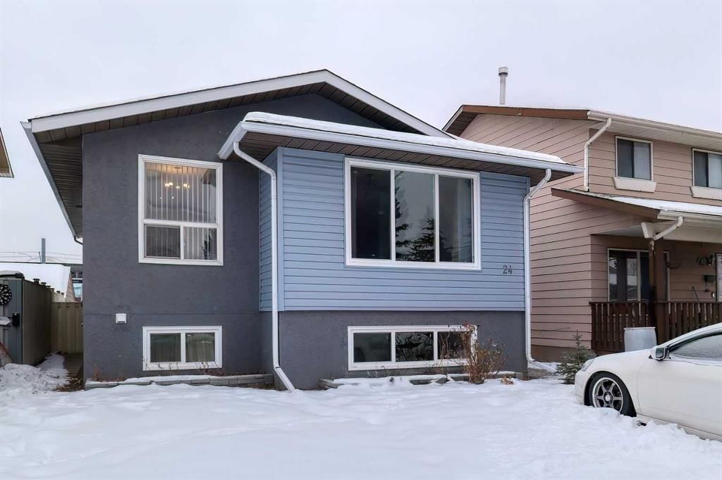 24 Shawmeadows Road SW, Calgary — photo 2 of 34
