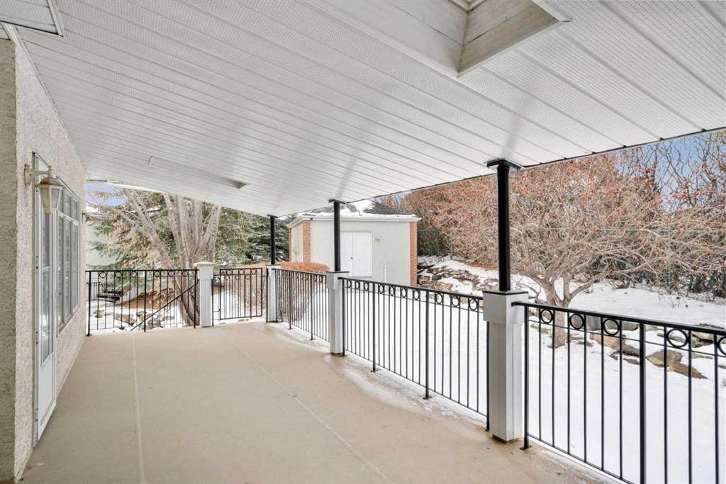 12 Prominence Point SW, Calgary — photo 5 of 14