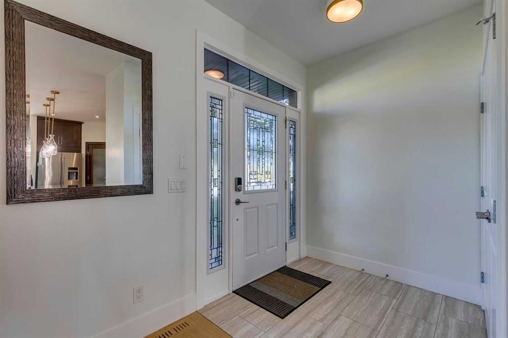 3529 40 Street SW, Calgary — photo 2 of 47