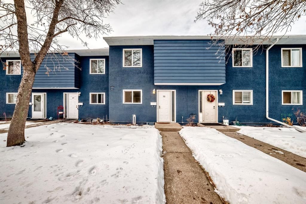 90, 251 90 Avenue SE, Calgary — main listing photo