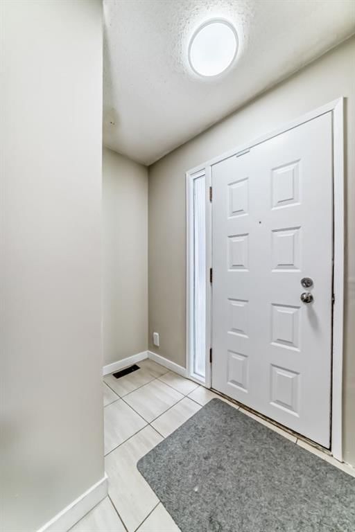 90, 251 90 Avenue SE, Calgary — photo 3 of 27