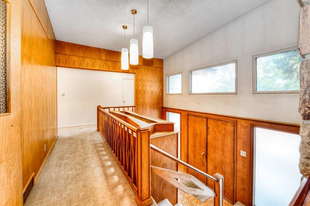 6729 Leeson Court SW, Calgary — photo 4 of 41