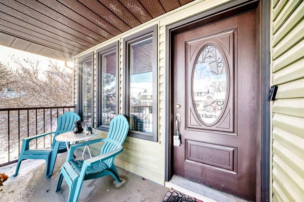 19 Mchugh Place NE, Calgary — photo 3 of 50