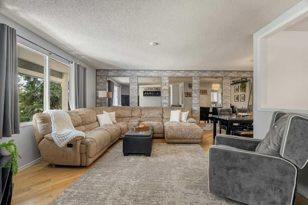 159 Rundlehorn Crescent NE, Calgary — photo 5 of 50