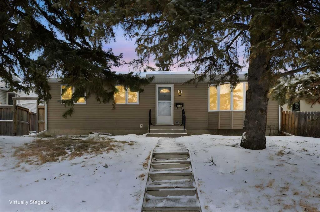 7512 Hunterfield Road NW, Calgary — photo 2 of 43