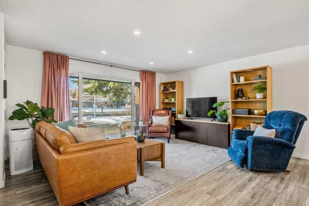 12728 Bonaventure Drive SE, Calgary — photo 4 of 50