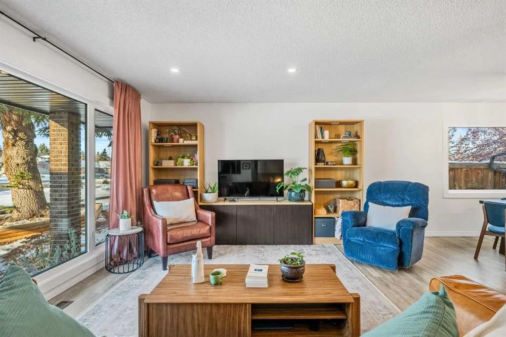12728 Bonaventure Drive SE, Calgary — photo 5 of 50