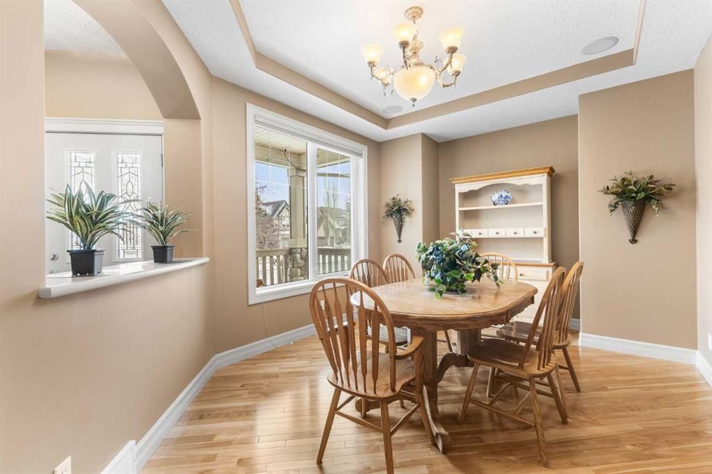 131 Discovery Ridge Way SW, Calgary — photo 4 of 50