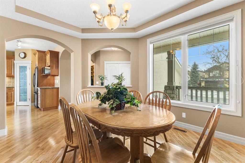 131 Discovery Ridge Way SW, Calgary — photo 5 of 50