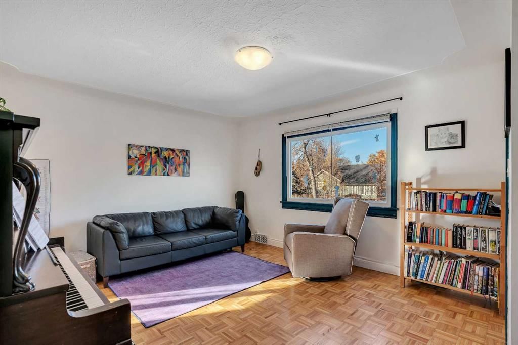 129 18 Avenue NW, Calgary — photo 4 of 30