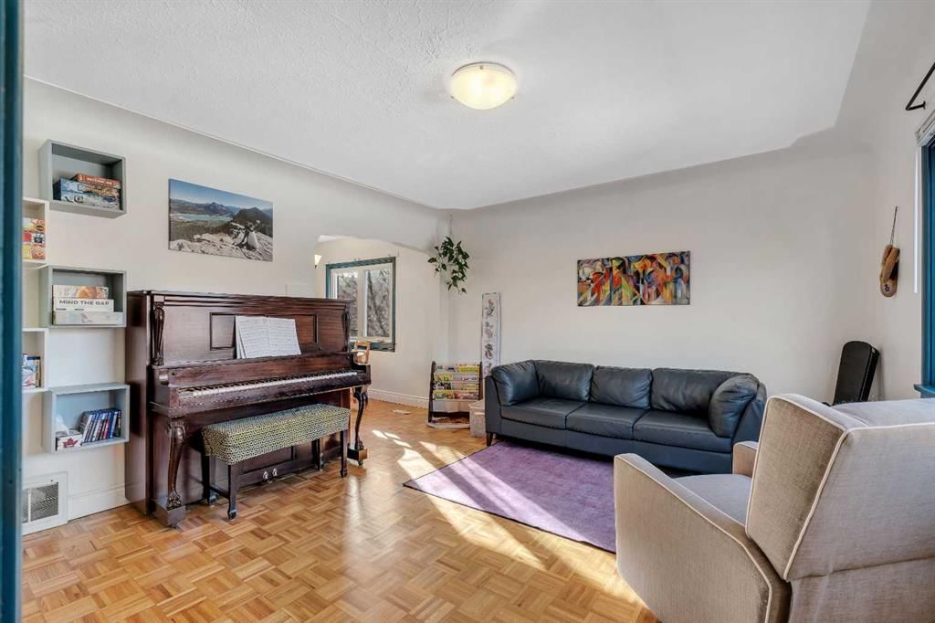 129 18 Avenue NW, Calgary — photo 5 of 30