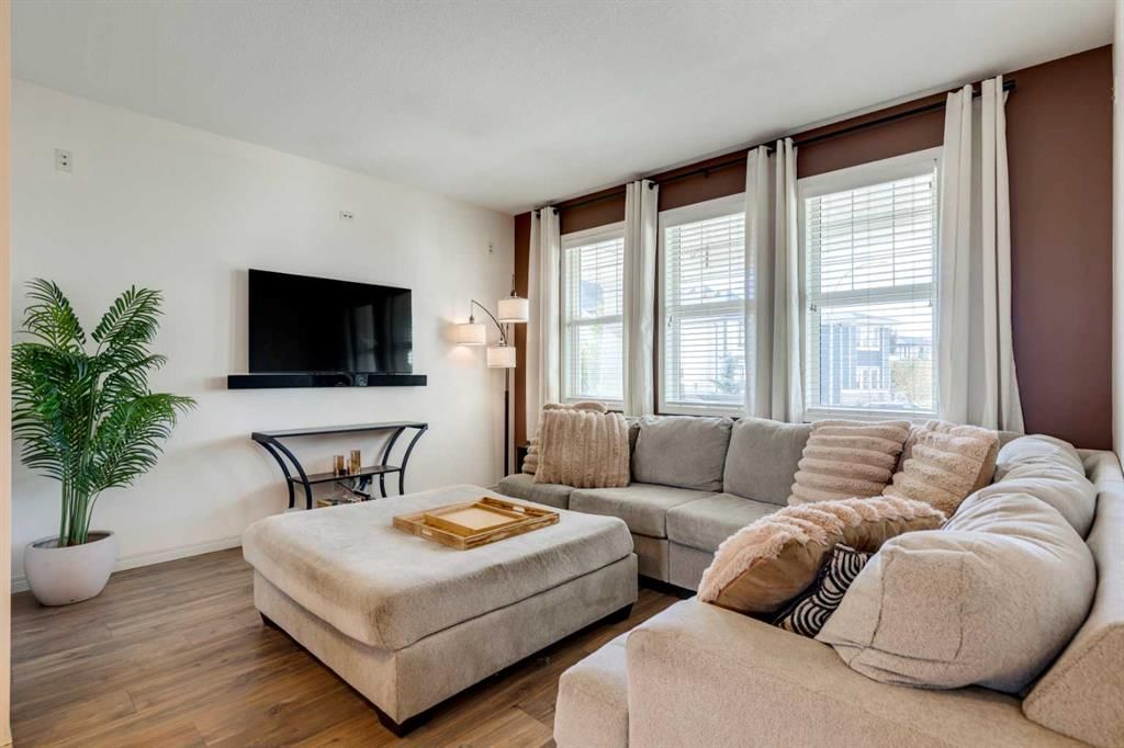 123 Marquis Green SE, Calgary — photo 5 of 50