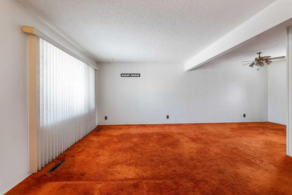 2618 46 Street SE, Calgary — photo 5 of 30