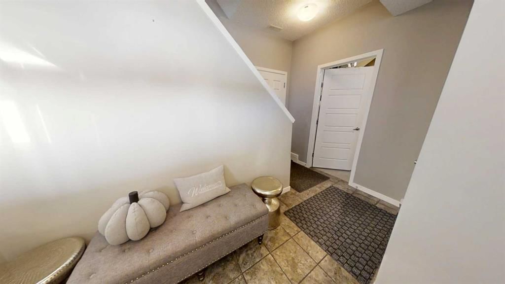 165 Panatella Square NW, Calgary — photo 3 of 41