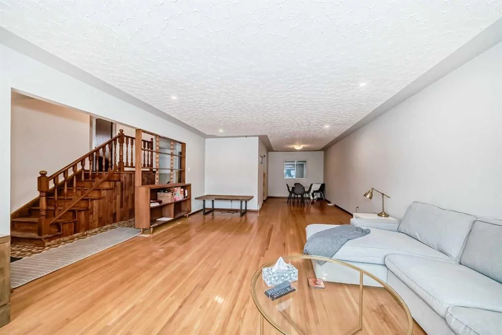 31 Fenton Road SE, Calgary — photo 5 of 29