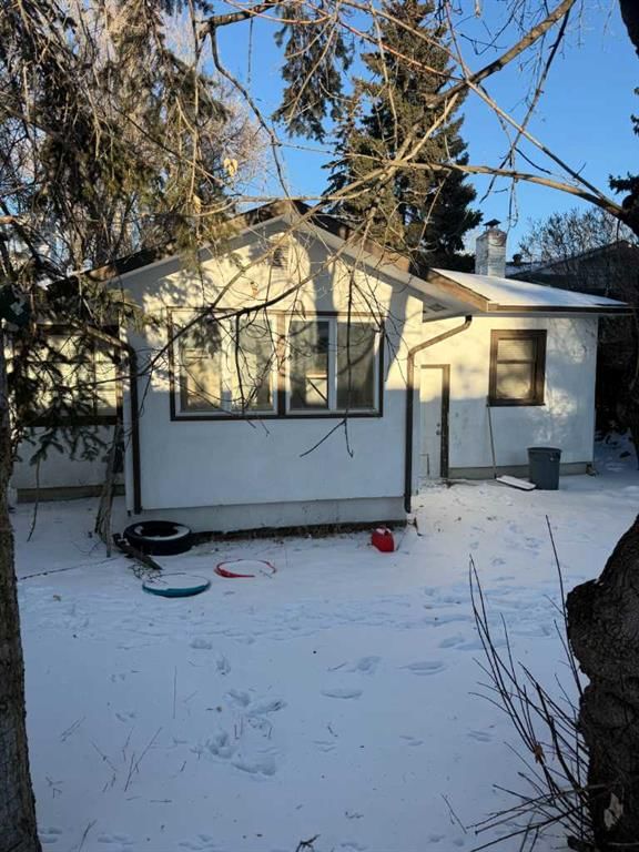 5019 Vienna Drive NW, Calgary — photo 2 of 6