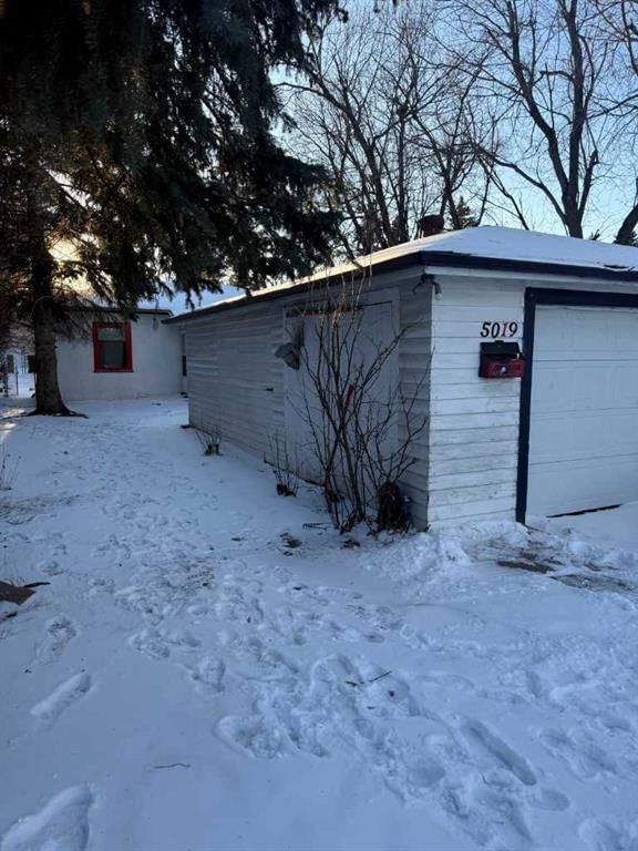 5019 Vienna Drive NW, Calgary — photo 5 of 6