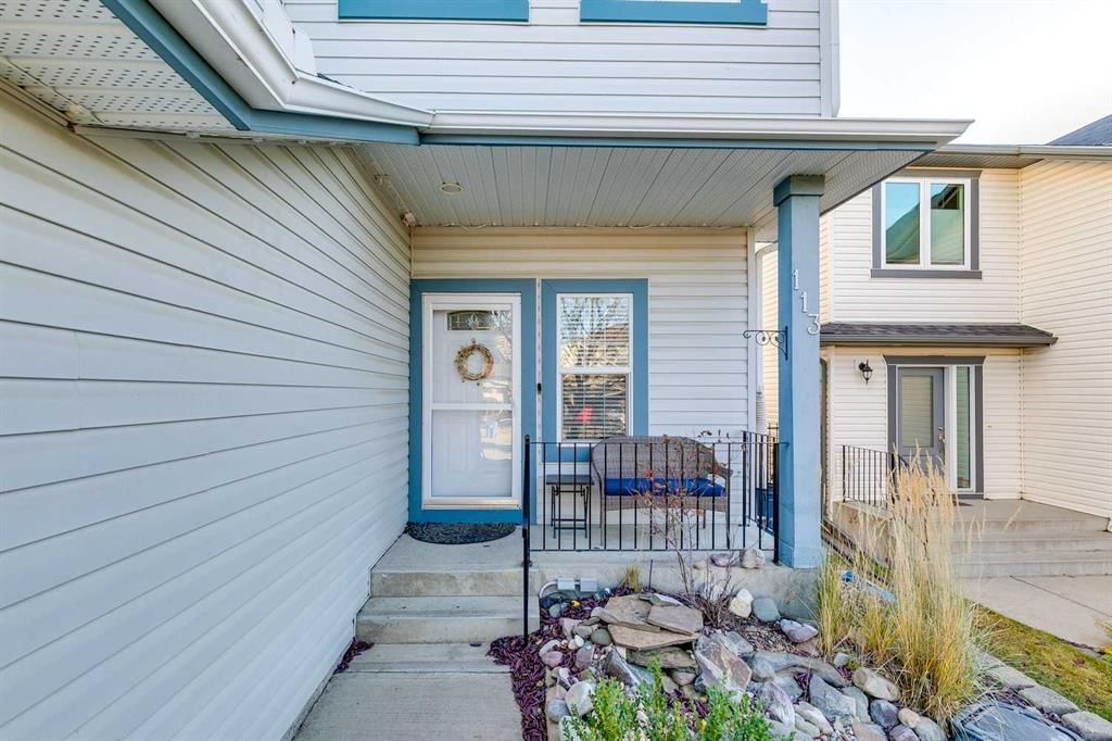 113 Rockbluff Place NW, Calgary — photo 5 of 40