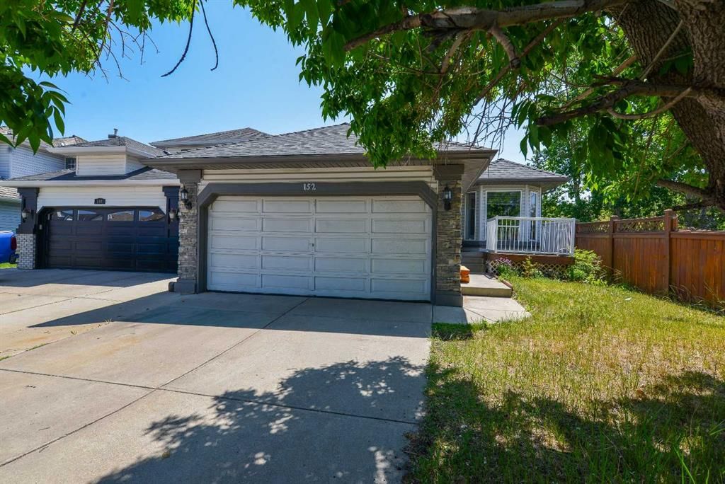 152 Valley Meadow Close NW, Calgary — photo 5 of 30