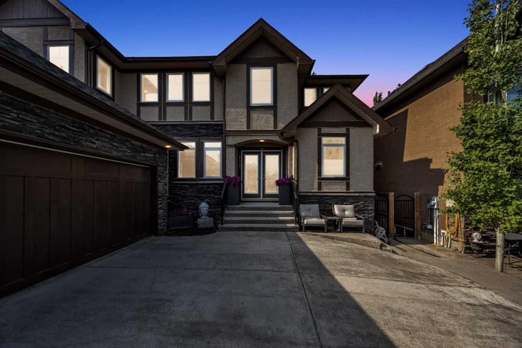 172 Panatella Crescent NW, Calgary — photo 4 of 50