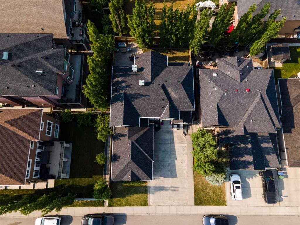 172 Panatella Crescent NW, Calgary — photo 5 of 50