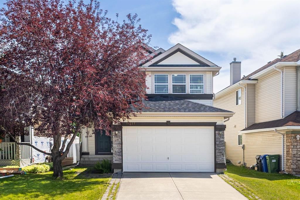 11137 Hidden Valley Drive NW, Calgary — photo 2 of 35