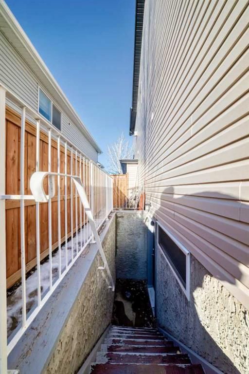 51 Everstone Boulevard SW, Calgary — photo 3 of 47