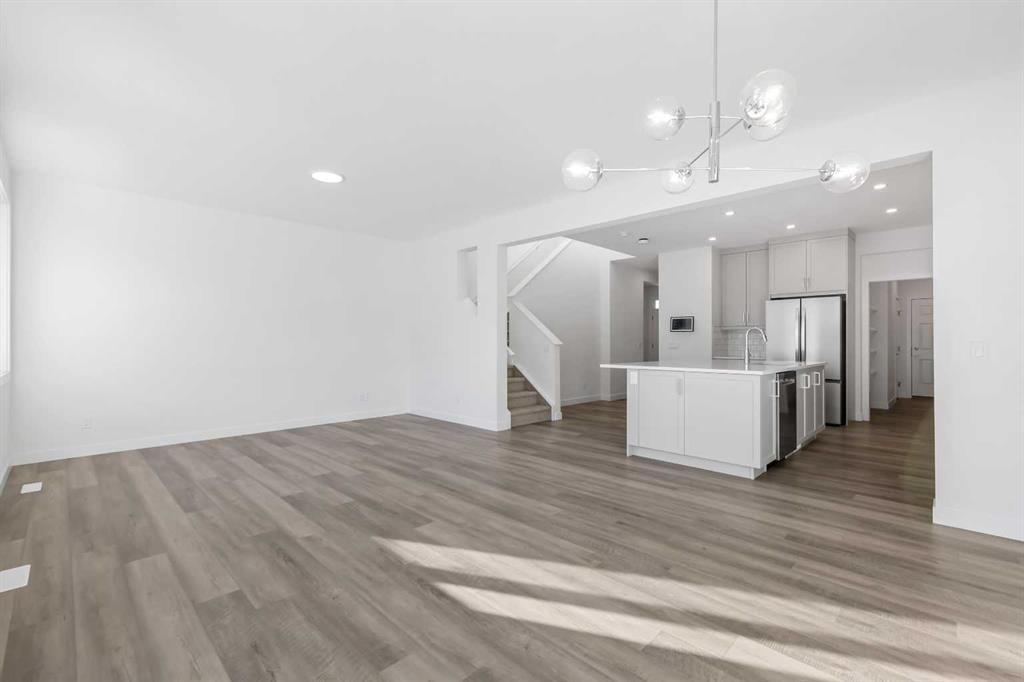 40 Corner Glen Green NE, Calgary — photo 3 of 18