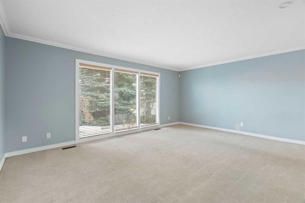 1447 Acadia Drive SE, Calgary — photo 4 of 47