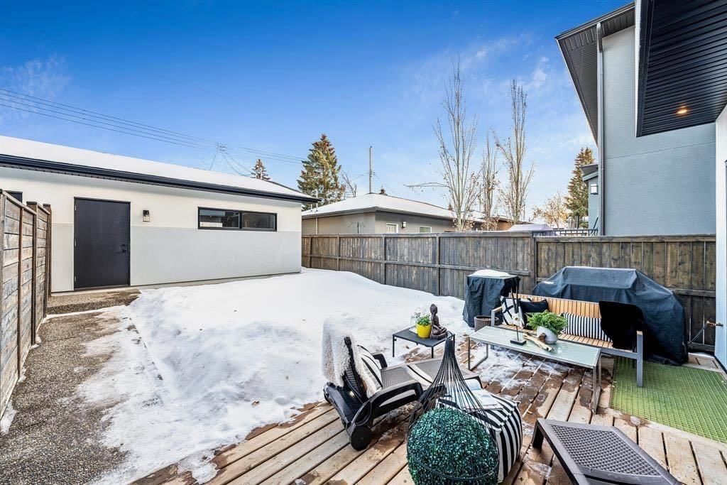 3316 41 Street SW, Calgary — photo 2 of 48