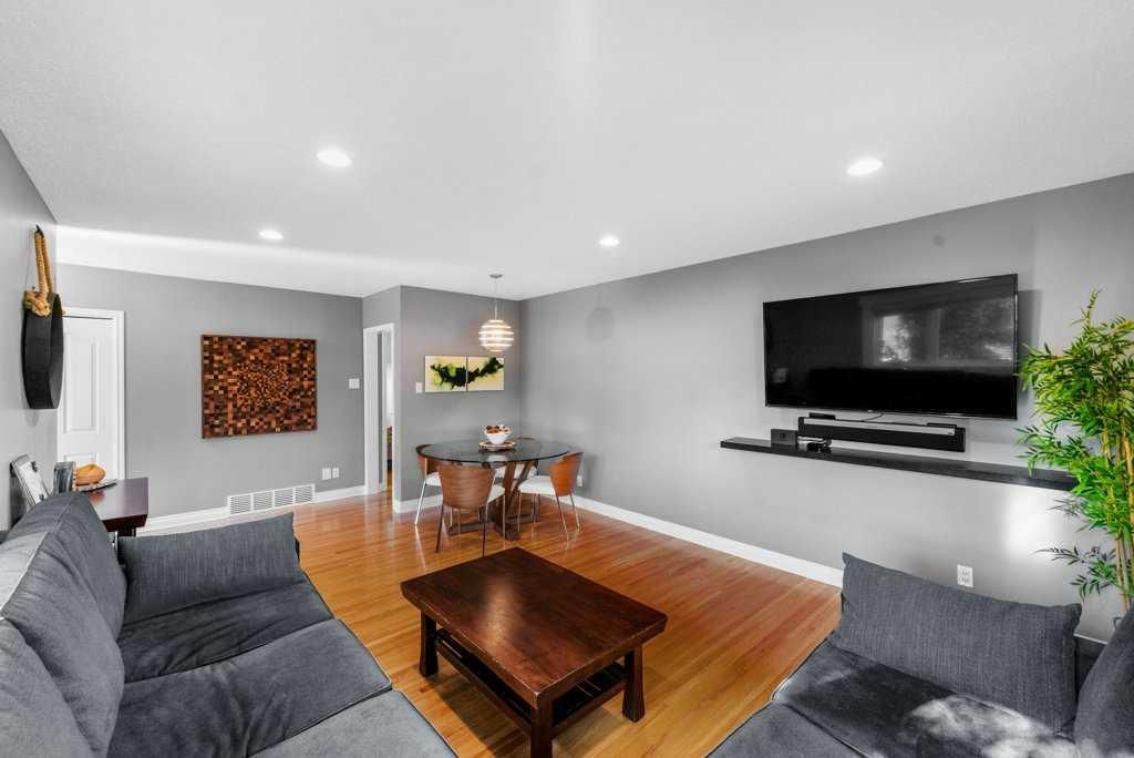 1131 15 Avenue NE, Calgary — photo 3 of 46