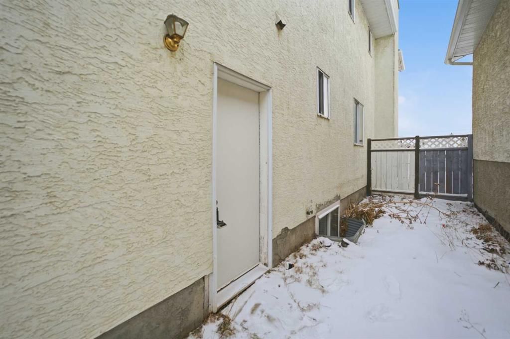 61 Martinview Crescent NE, Calgary — photo 3 of 48