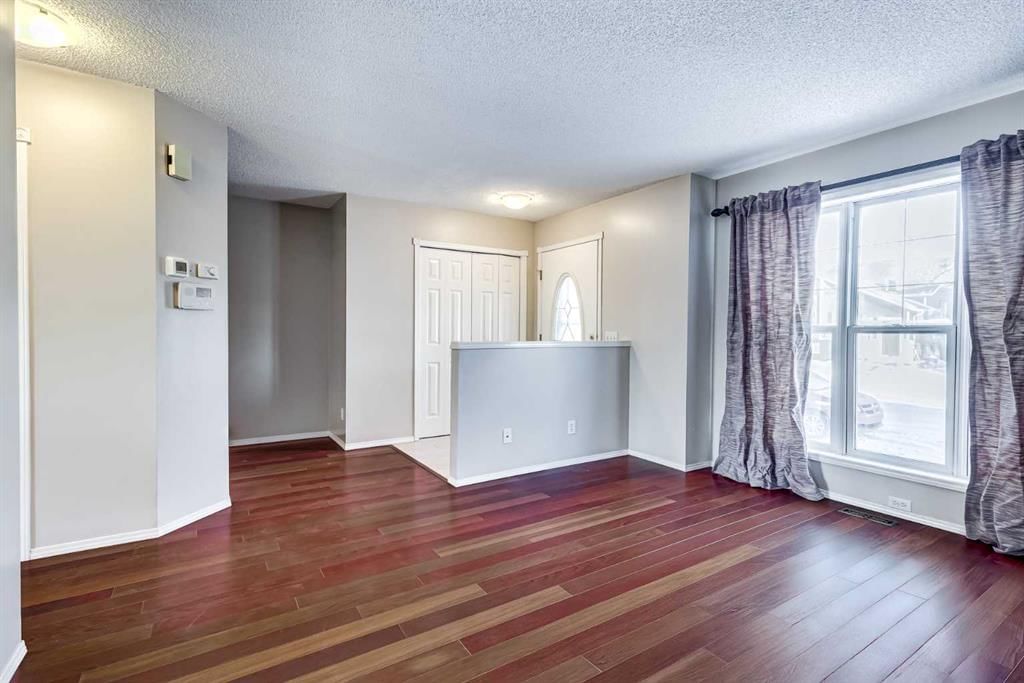91 Covington Close NE, Calgary — photo 3 of 38