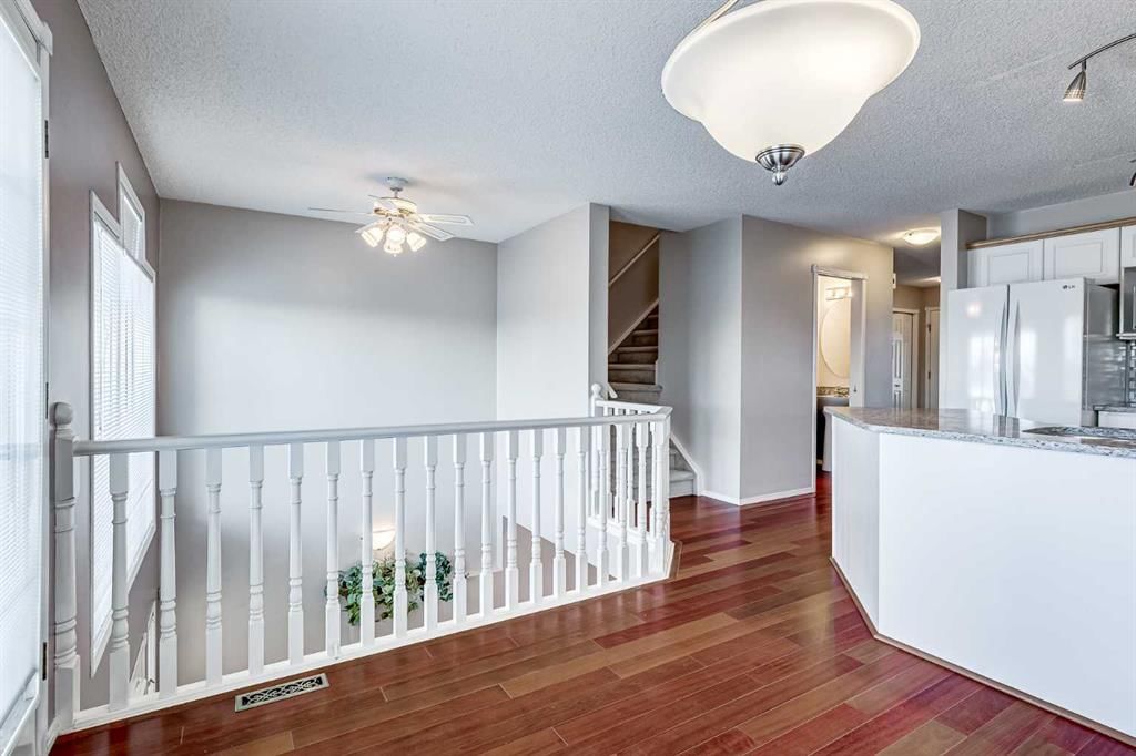 91 Covington Close NE, Calgary — photo 4 of 38